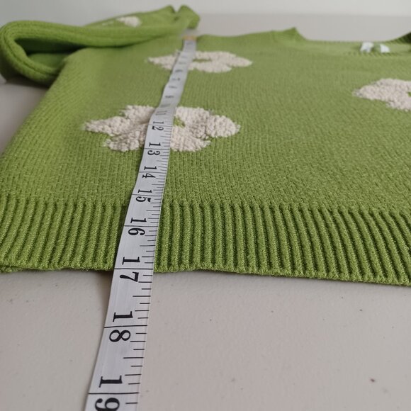 Dreamers Oversized Cropped Floral Sweater - Picture 14 of 16